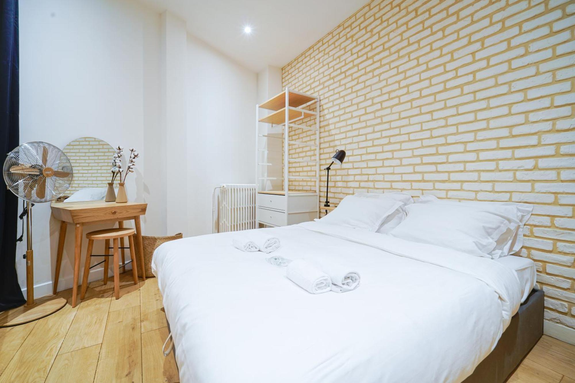 Parisuites Central Canal Saint Martin Luxe & Chic & Cosy Exterior photo